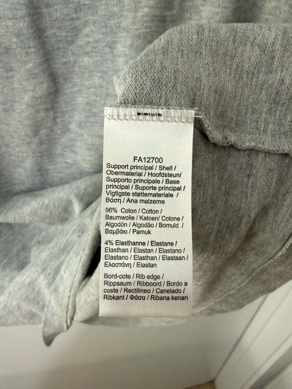 Lacoste - Picture 4 of 8